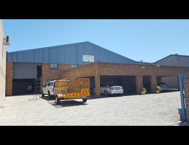 925M² FACTORY TO LET IN SAXON INDUSTRIAL